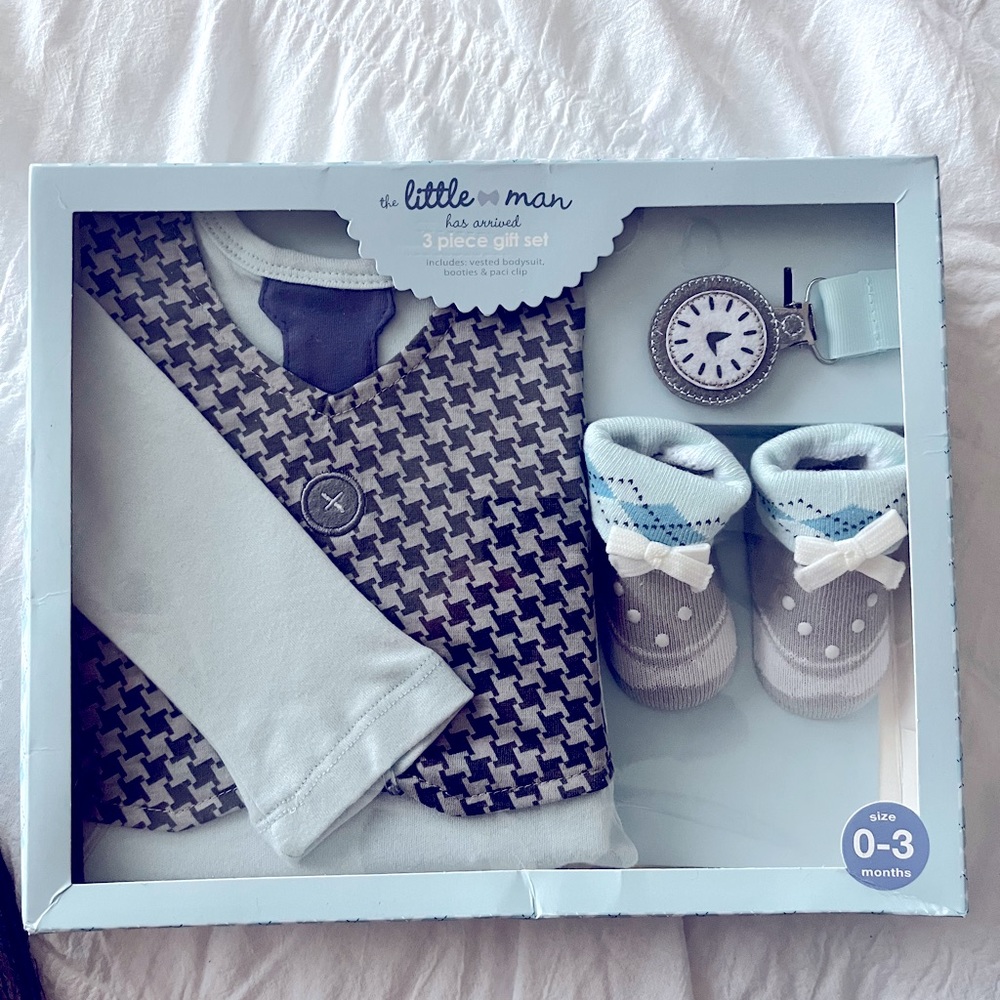 Mama baby Infant newborn outfit 0-3m box onesie booties pacifier clip 💕 LN